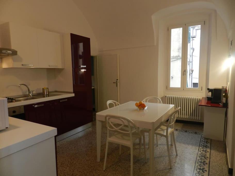 Sea View, In The Old Town Santo Stefano Al Mare Apartman Kültér fotó