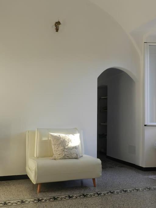 Sea View, In The Old Town Santo Stefano Al Mare Apartman Kültér fotó
