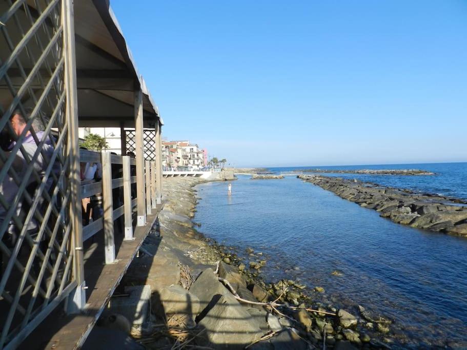 Sea View, In The Old Town Santo Stefano Al Mare Apartman Kültér fotó